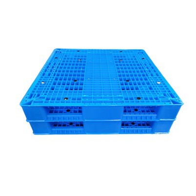 Palet de tres corredors amb acer